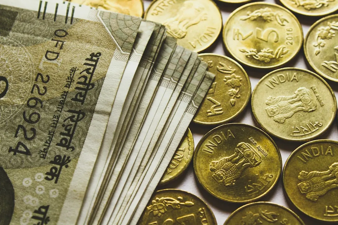 연준 통화정책을 상징하는 중앙은행 이미지 — 6월 FOMC 금리 결정과 물가 지표의 관계